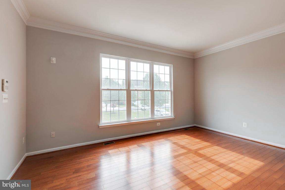 SOUTH RIDING - Residential Lease