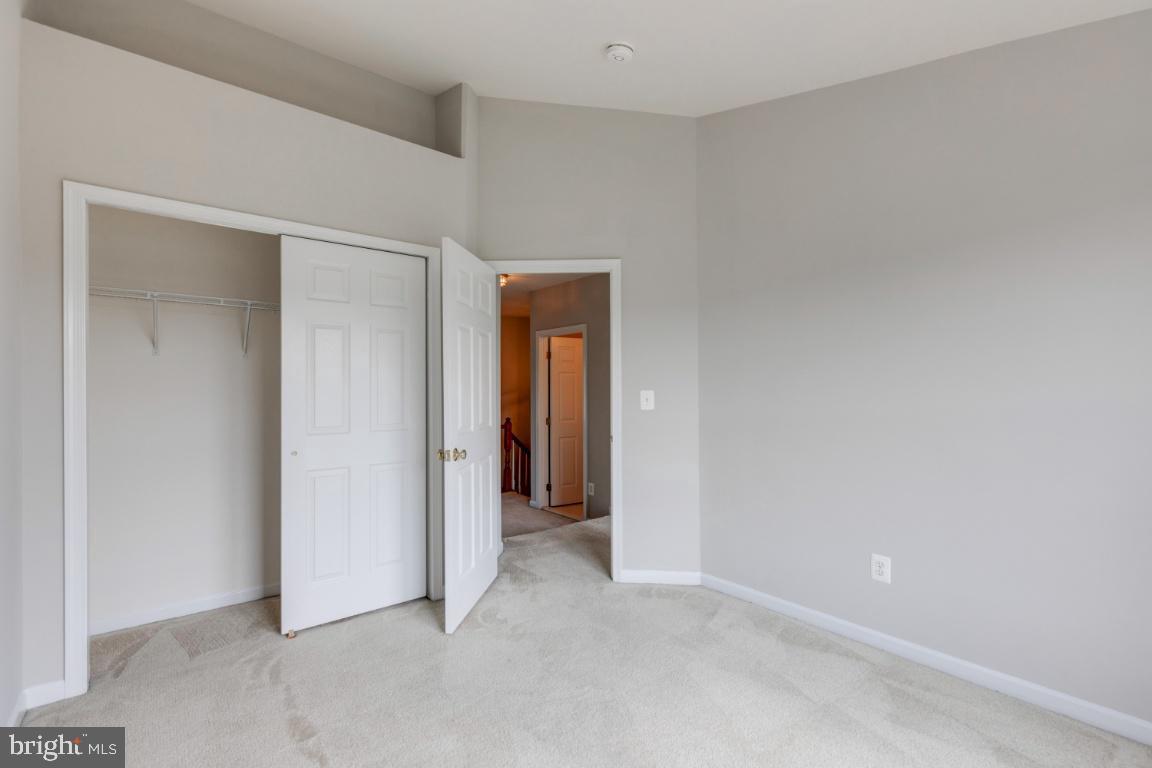 SOUTH RIDING - Residential Lease