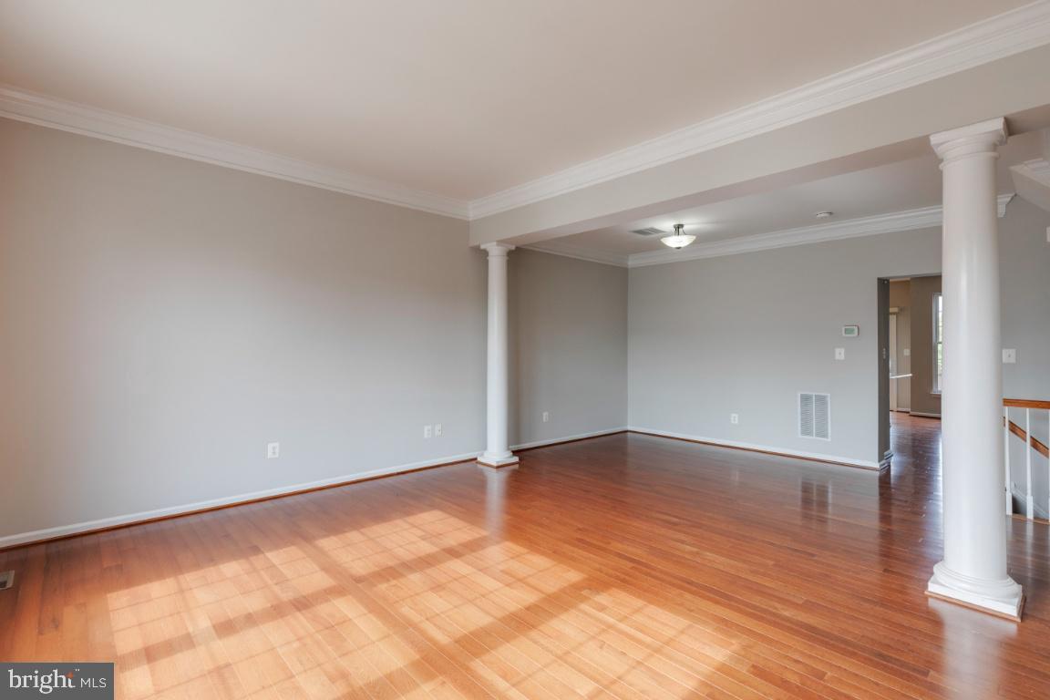 SOUTH RIDING - Residential Lease