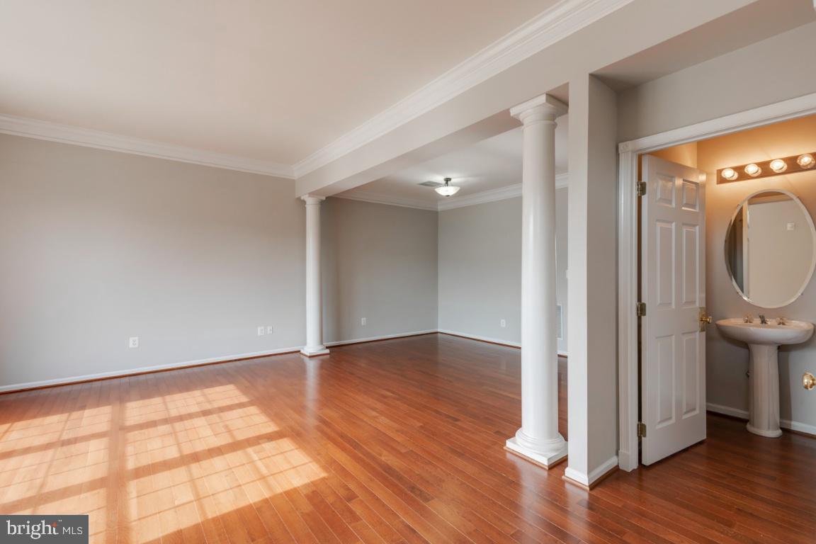 SOUTH RIDING - Residential Lease