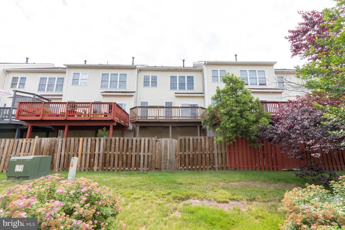 SOUTH RIDING - Residential Lease