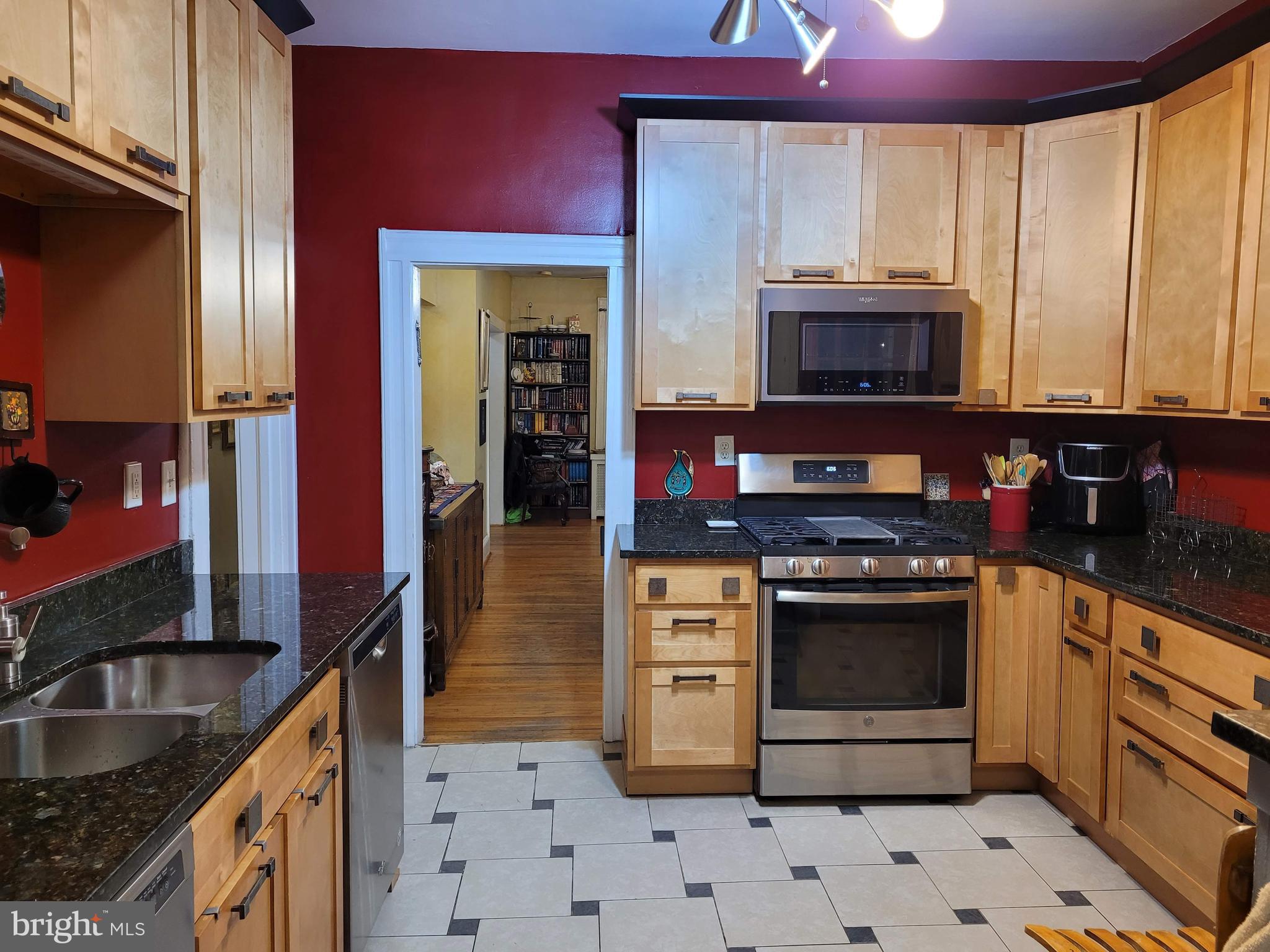 CROSS COUNTRY - Residential