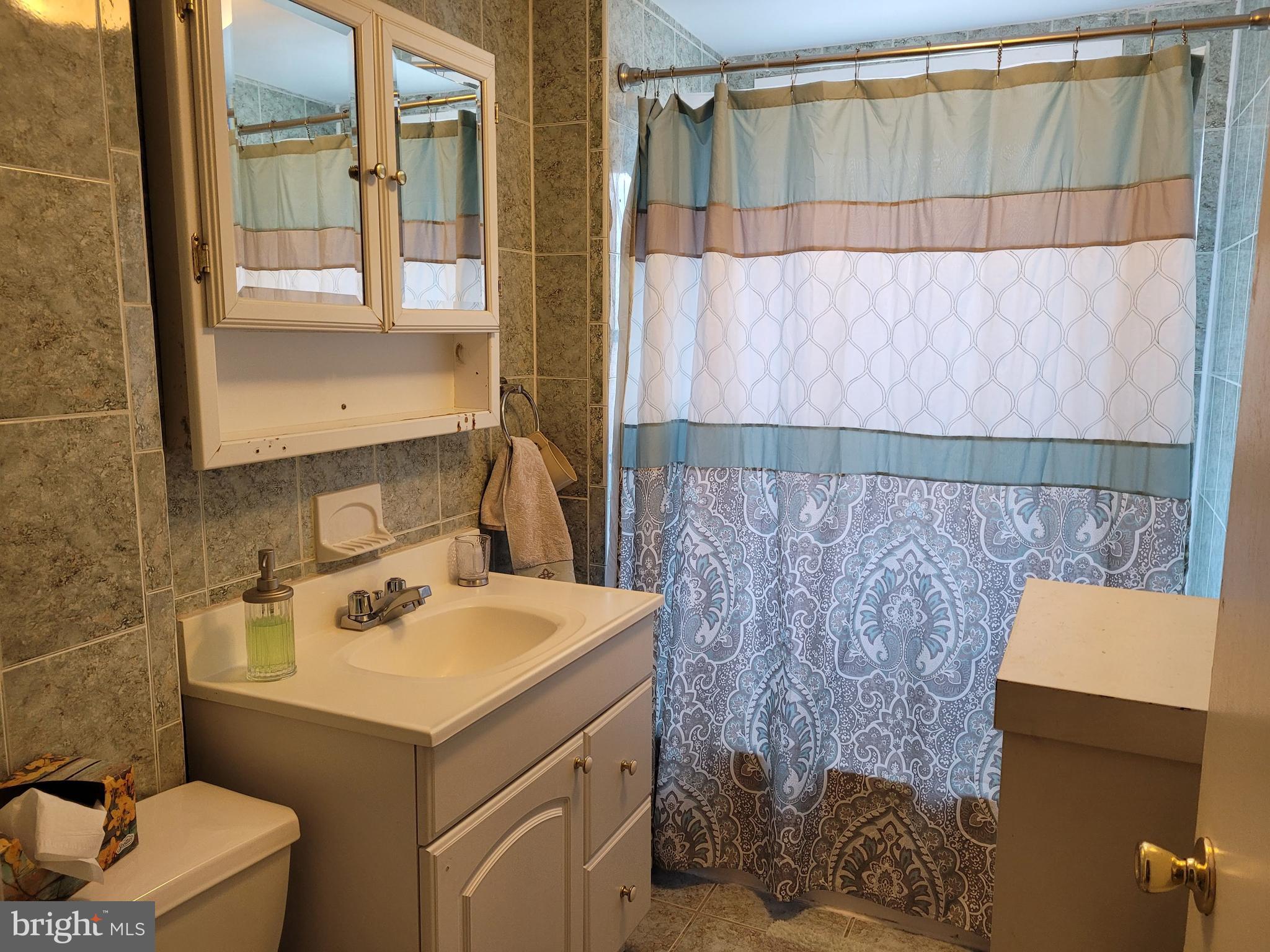 CROSS COUNTRY - Residential