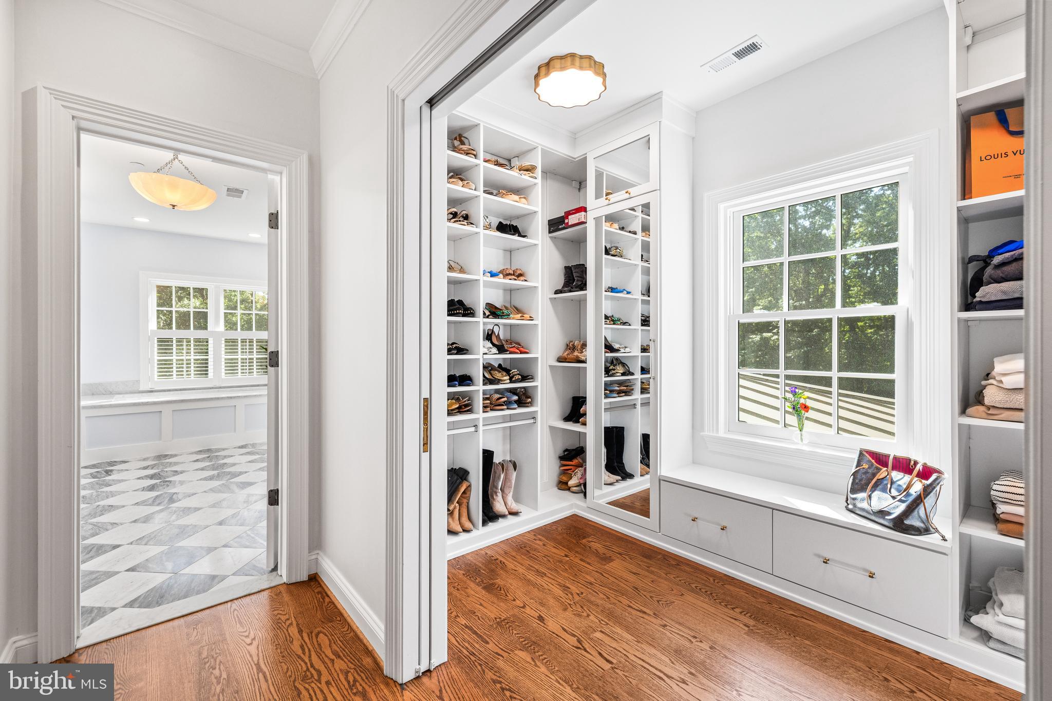 CASTANEA - Residential