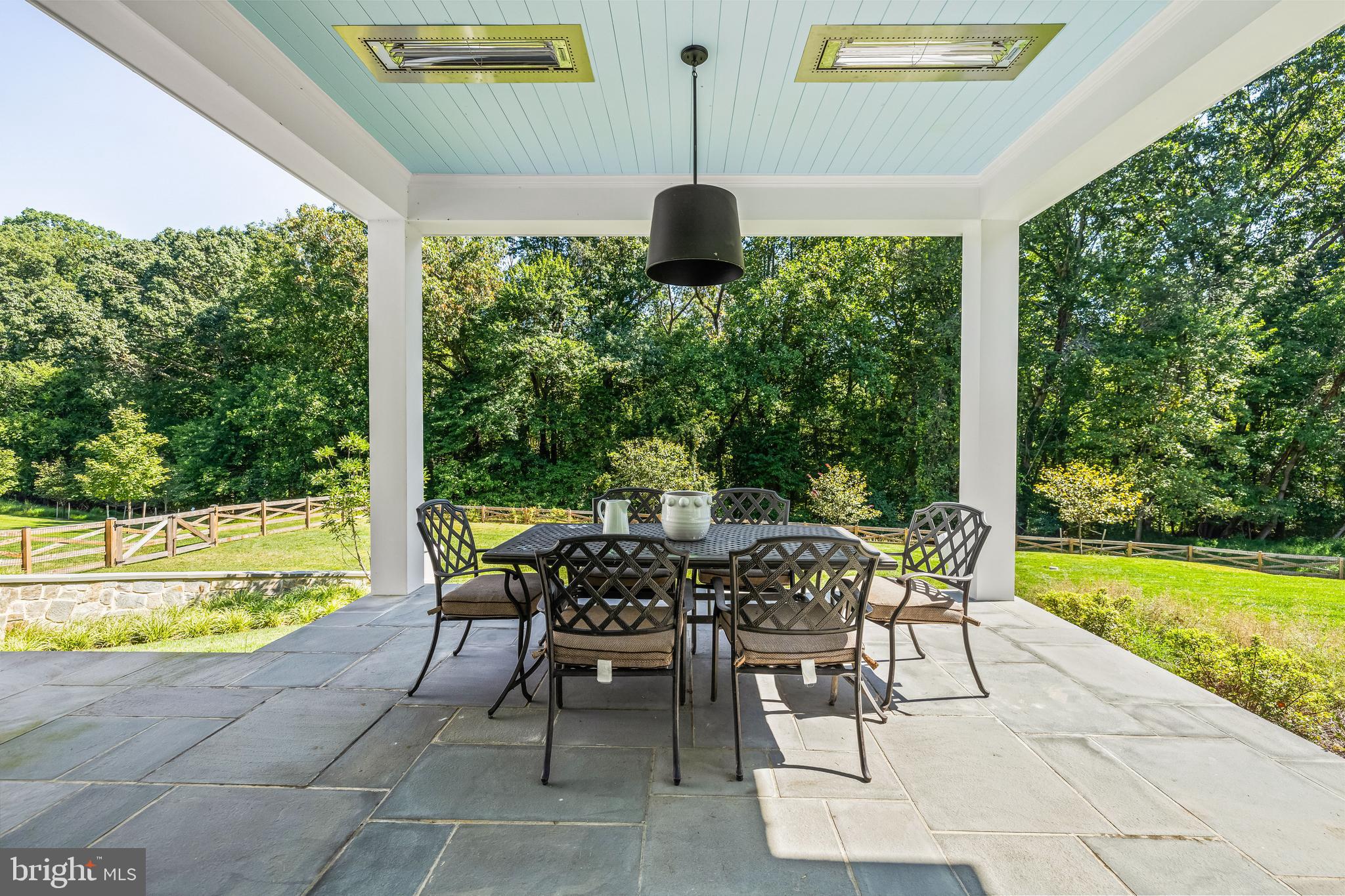 CASTANEA - Residential