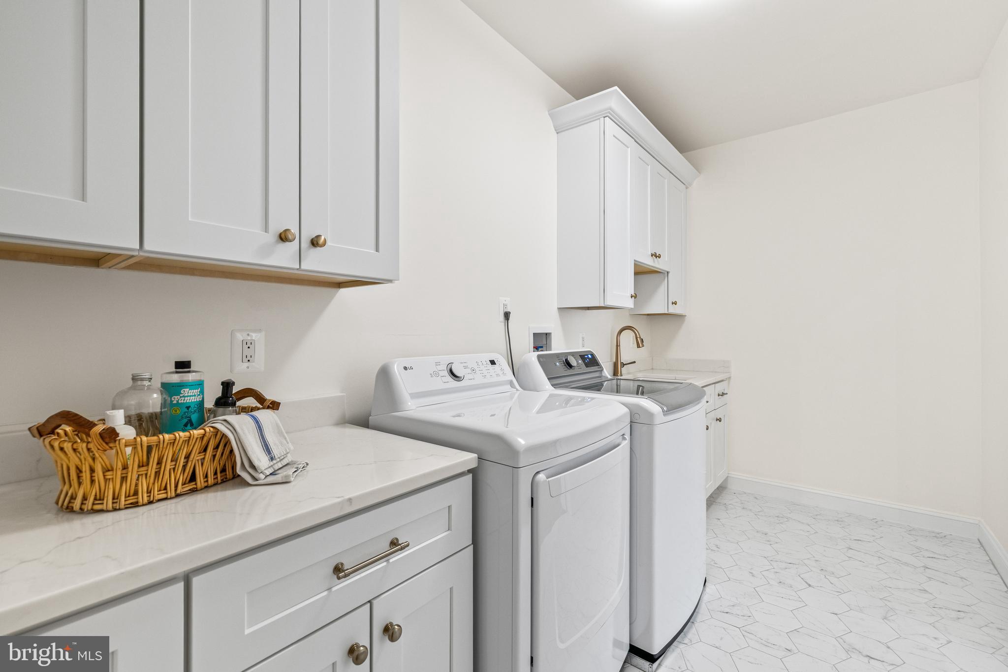 CASTANEA - Residential