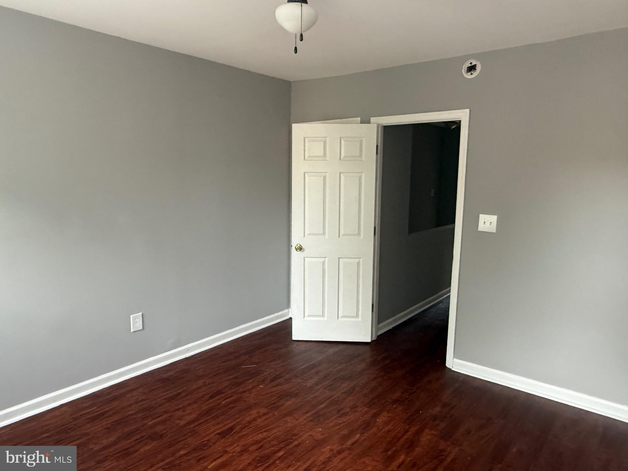 MILL HILL - Residential