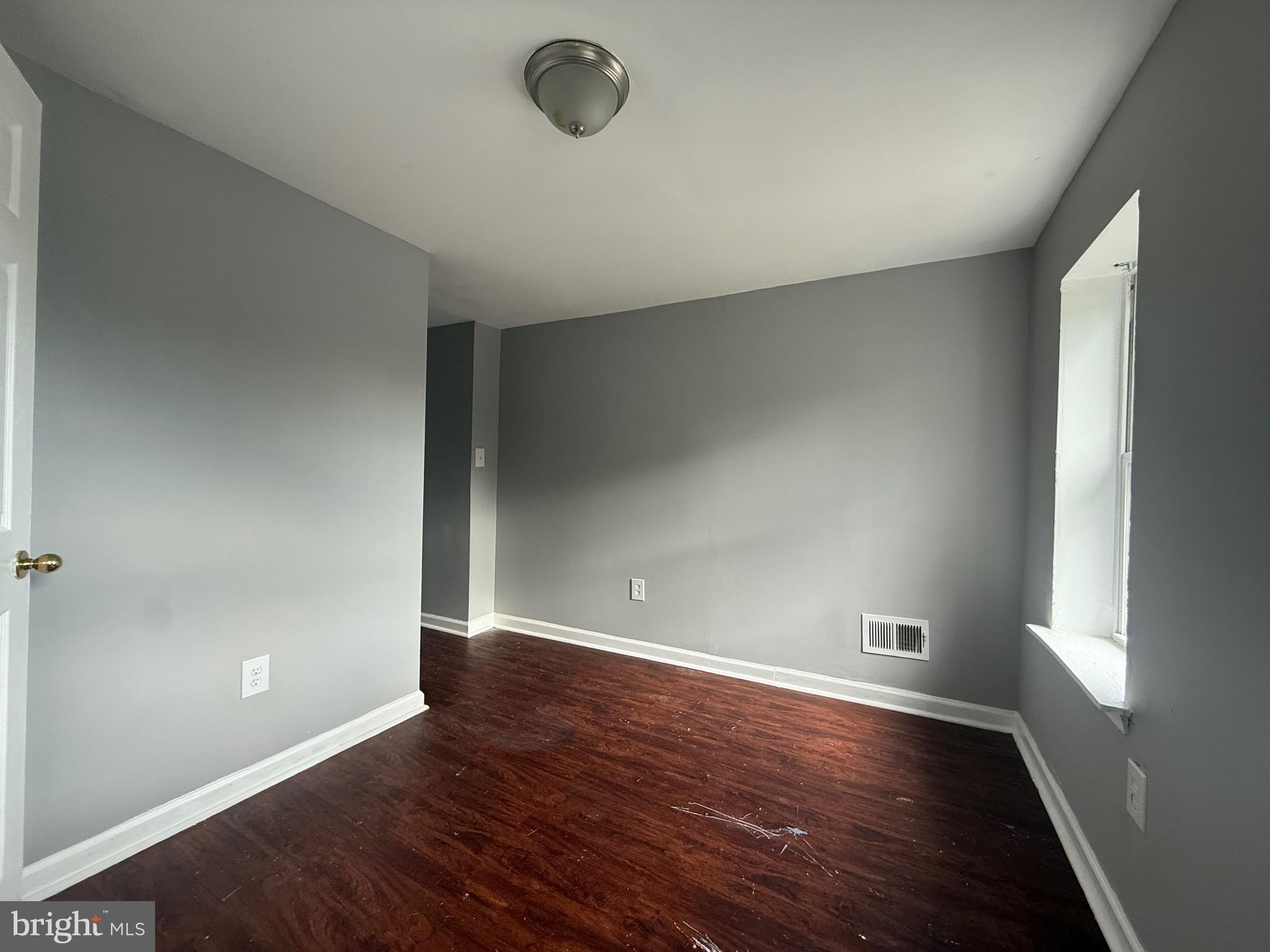MILL HILL - Residential