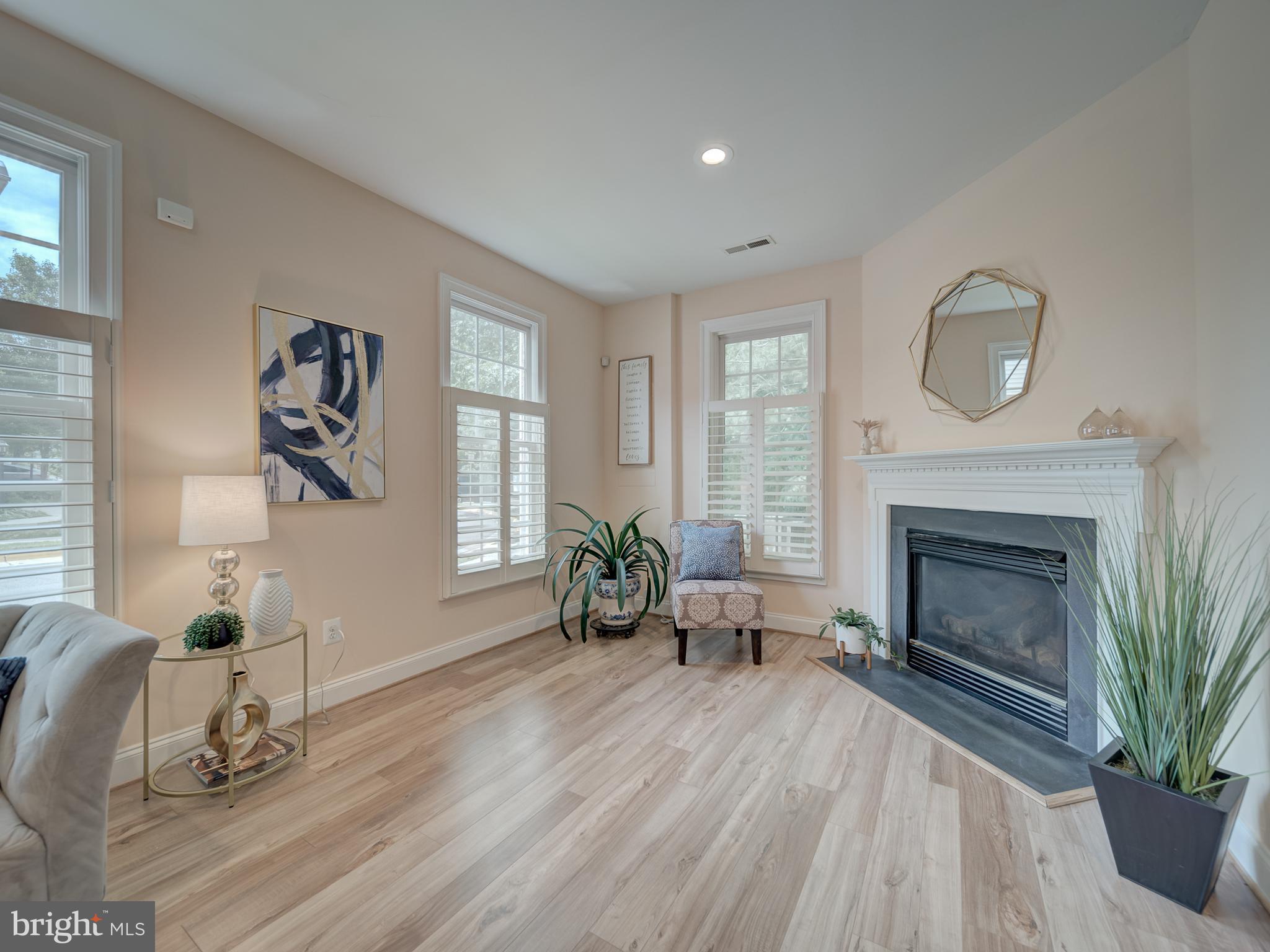8320 DOCKRAY COURT
