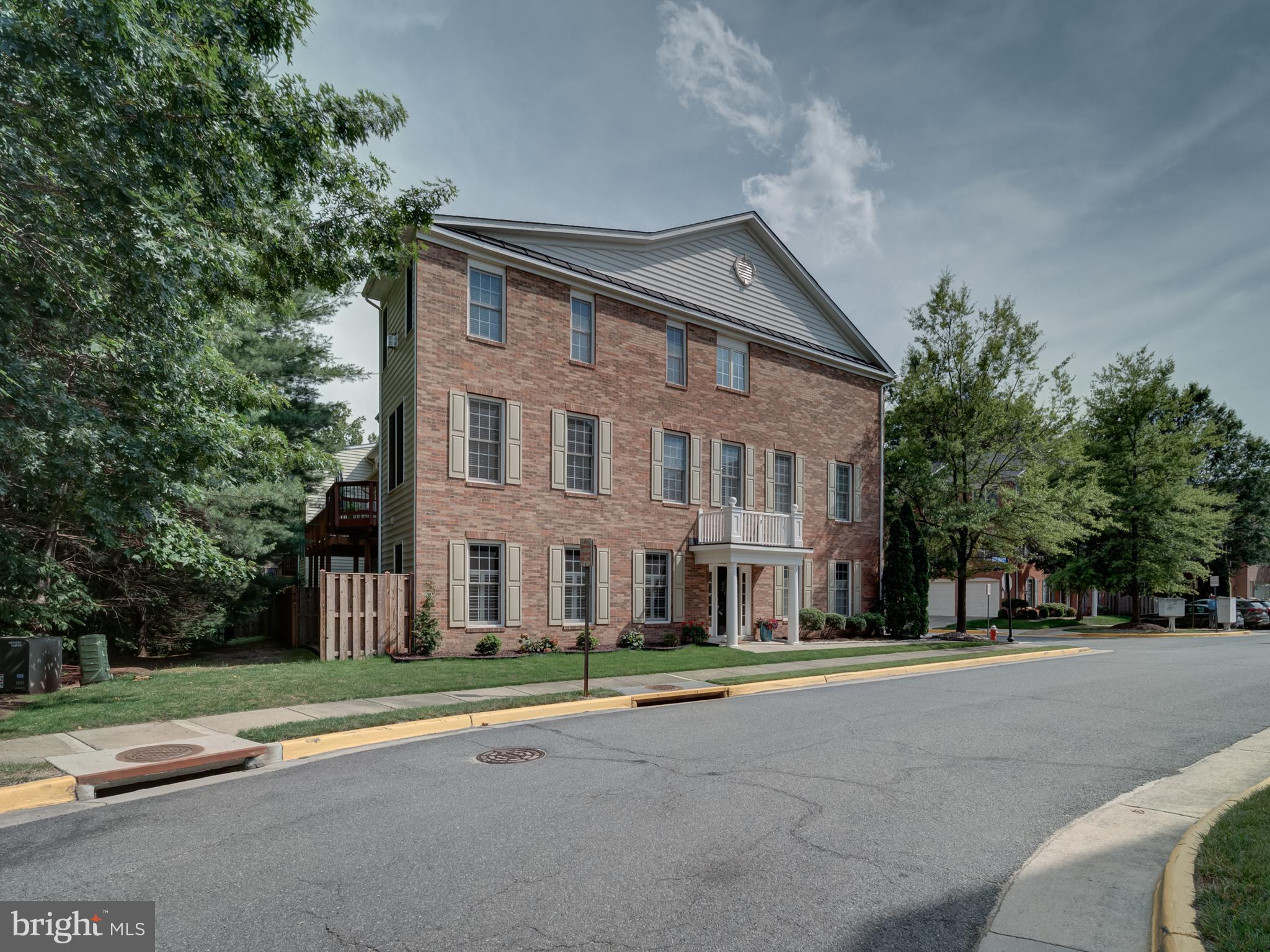 8320 DOCKRAY COURT