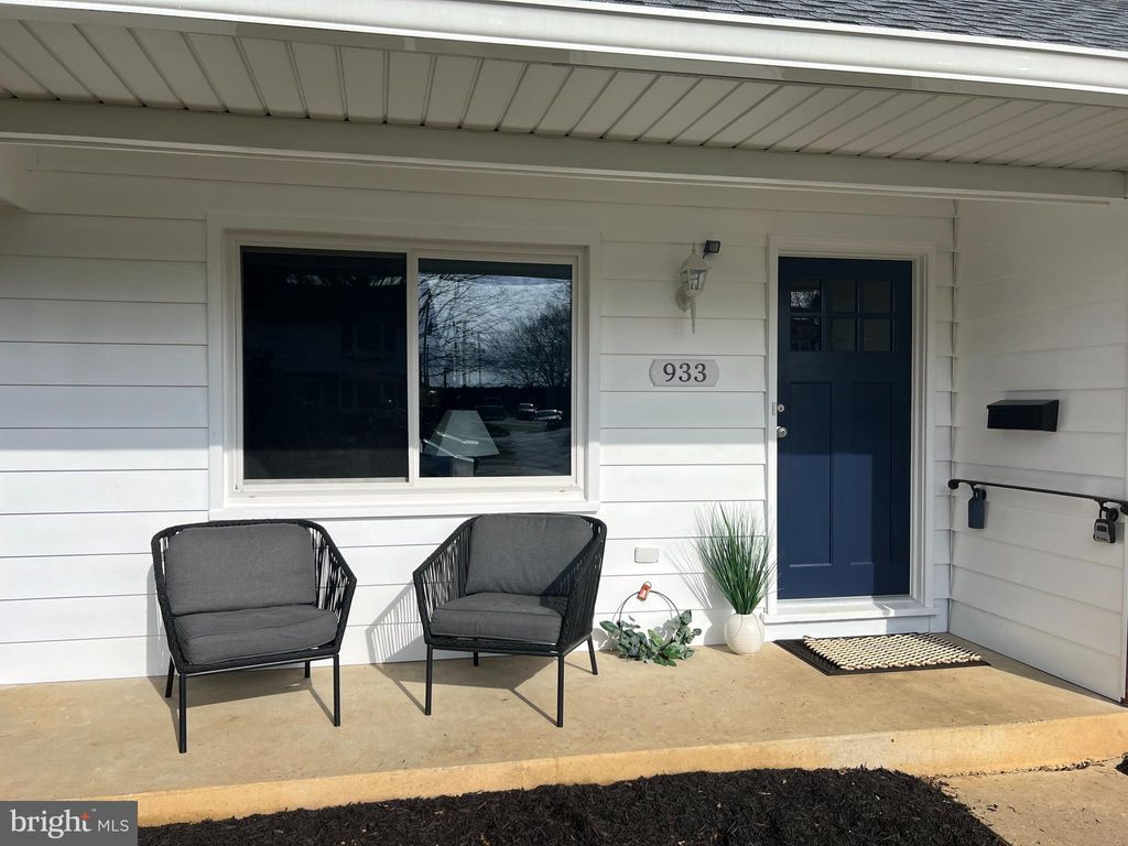 Photo of 933 Louise Avenue, Lancaster, PA 17603 (MLS # PALA2047292)