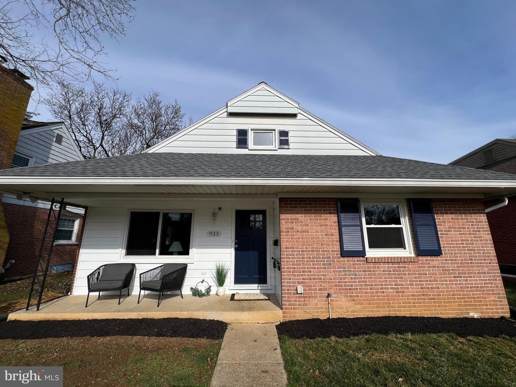 Photo of 933 Louise Avenue, Lancaster, PA 17603 (MLS # PALA2047292)