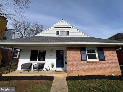 Photo of 933 Louise Avenue, Lancaster, PA 17603 (MLS # PALA2047292)