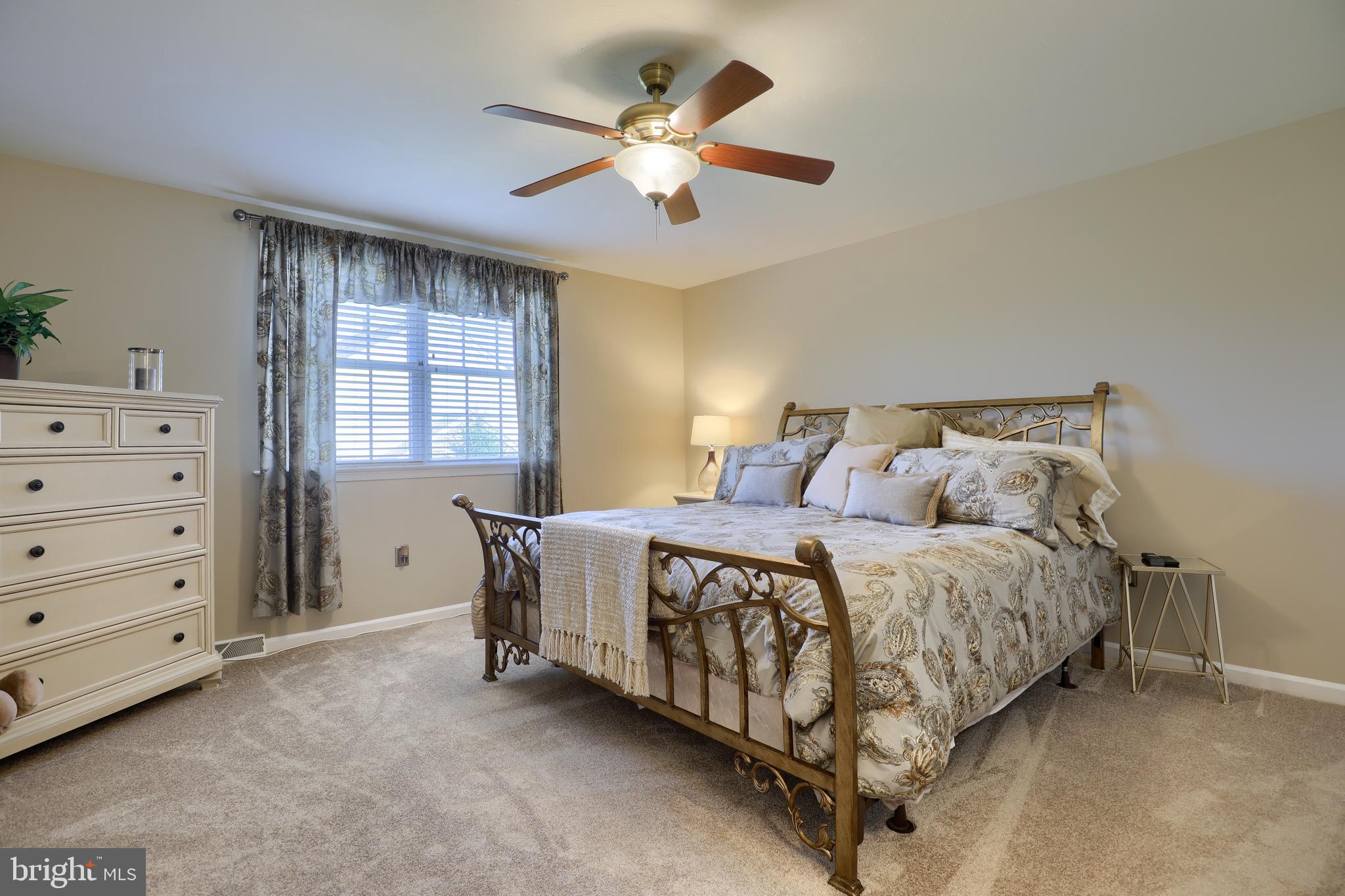 SPRING MEADOWS - Residential