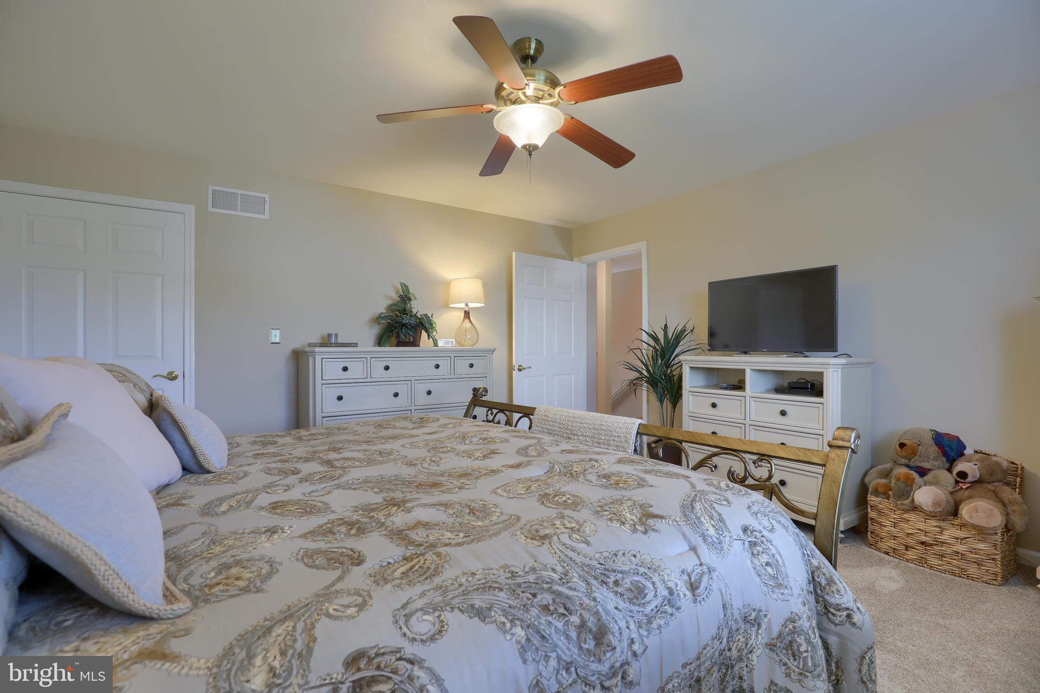 SPRING MEADOWS - Residential