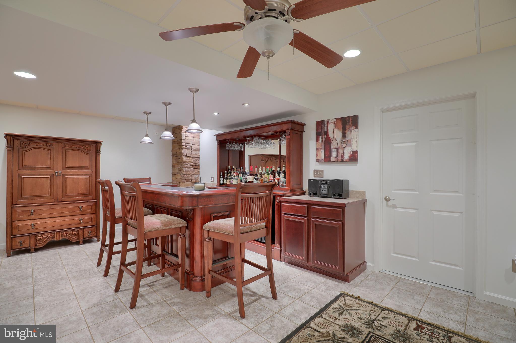 SPRING MEADOWS - Residential
