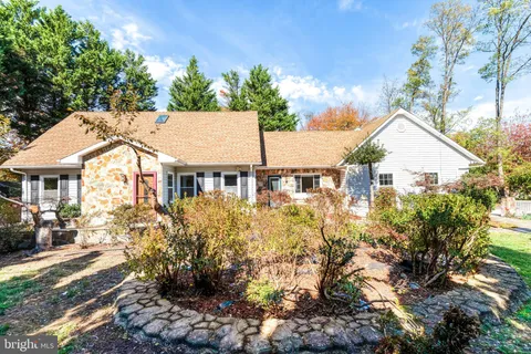 9720 Five Oaks Road, Fairfax, VA MLS: VAFX2276348
