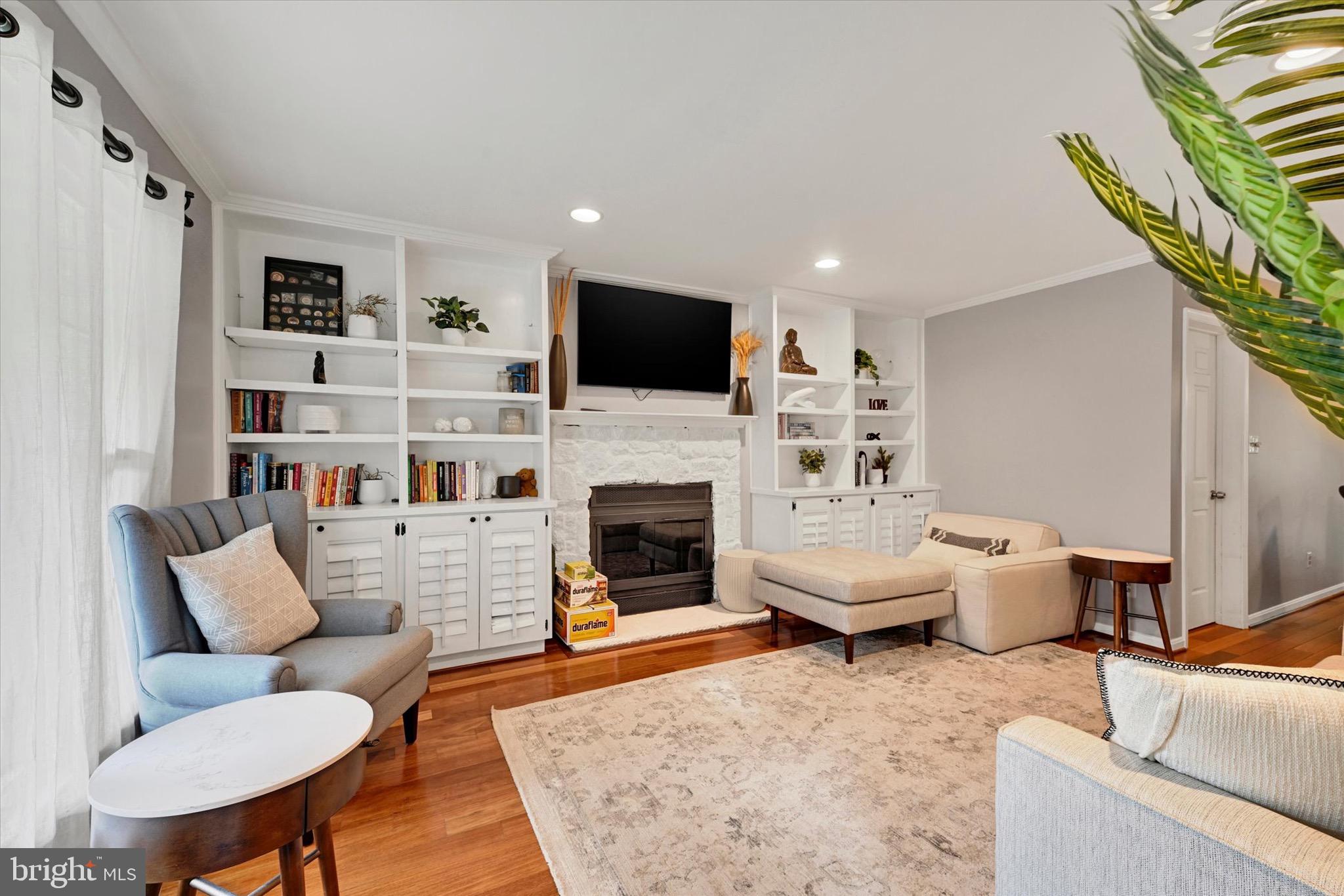 DULANEY GATE - Residential
