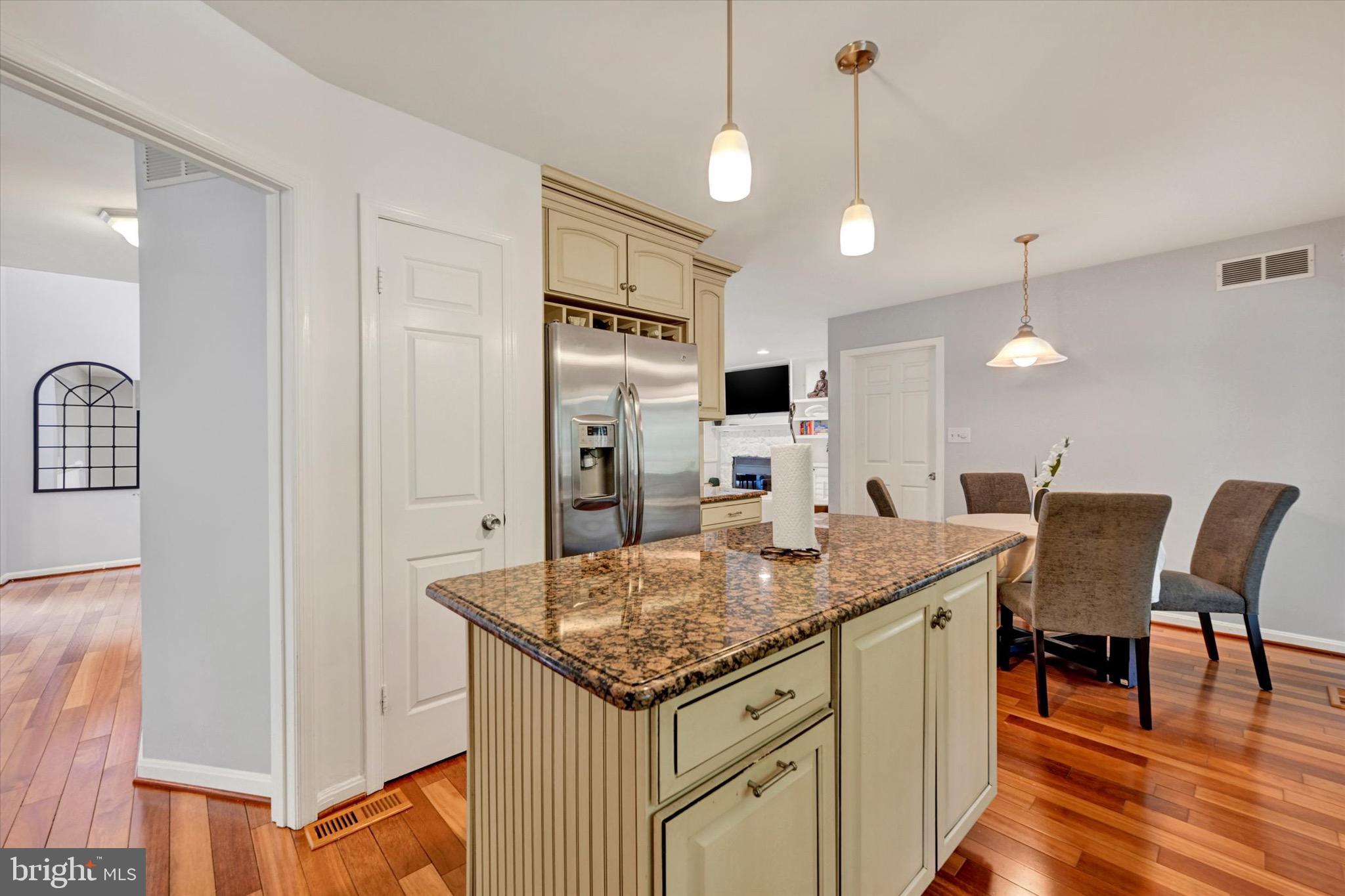 DULANEY GATE - Residential