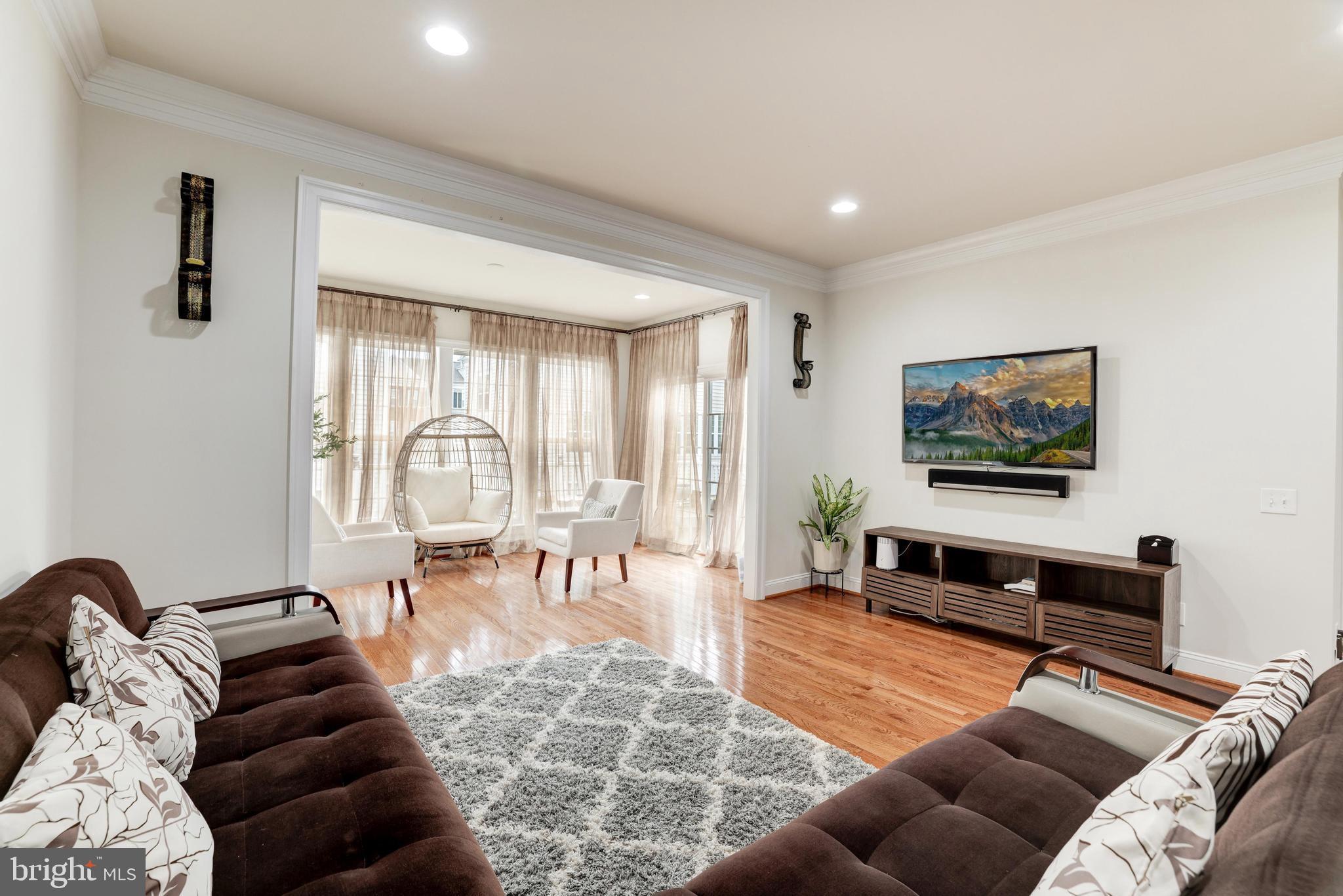 EAST GATE - Residential Lease