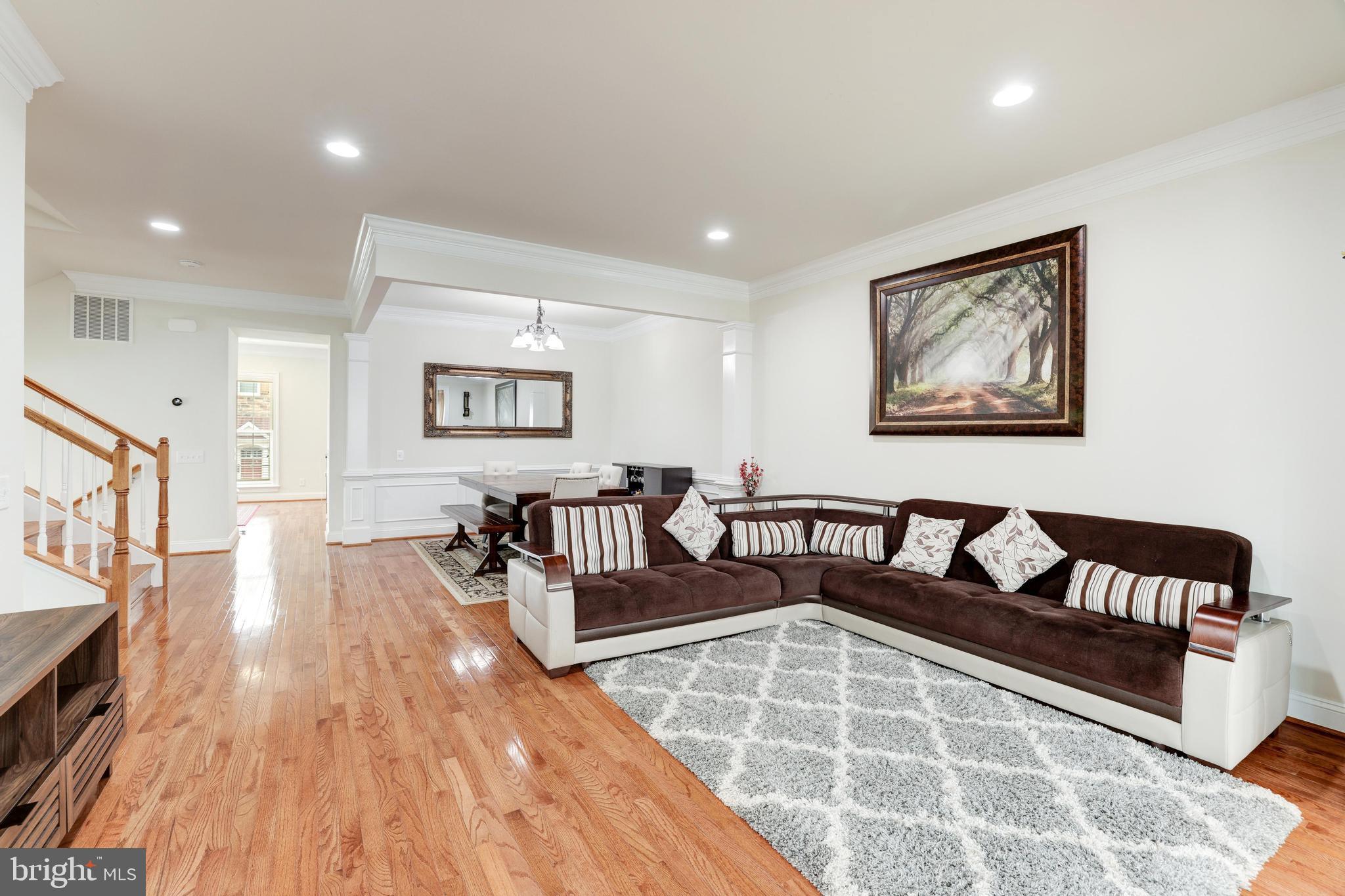 EAST GATE - Residential Lease