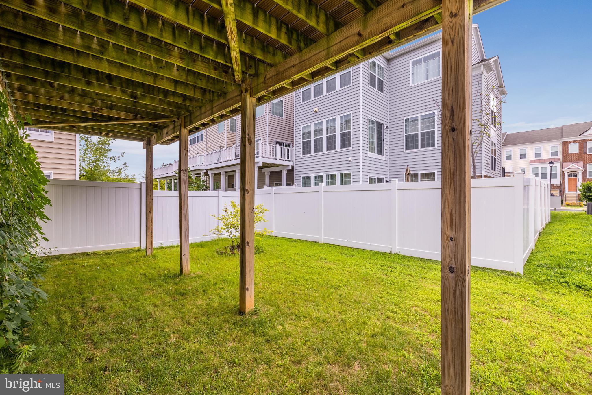 EAST GATE - Residential Lease