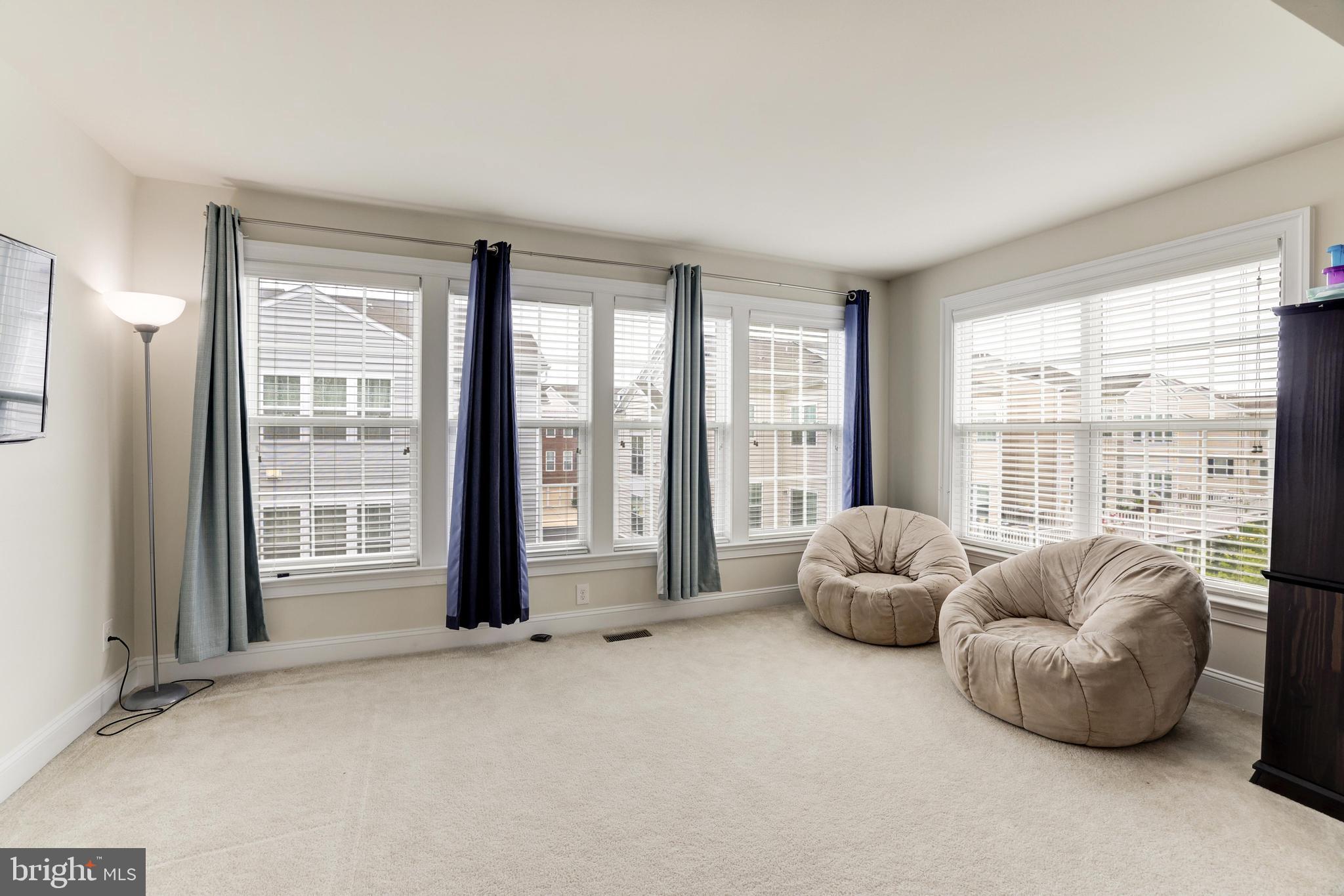 EAST GATE - Residential Lease