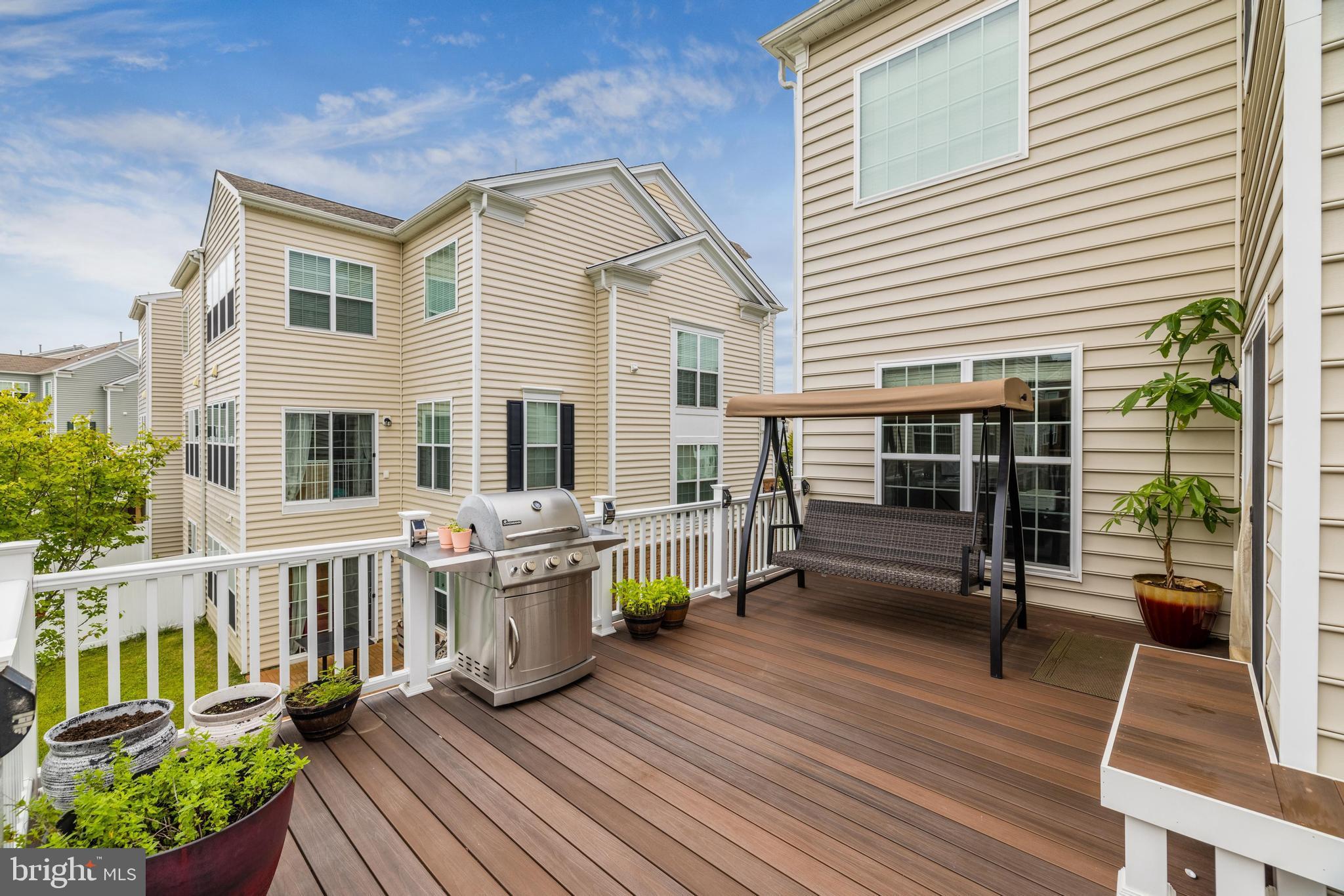 EAST GATE - Residential Lease