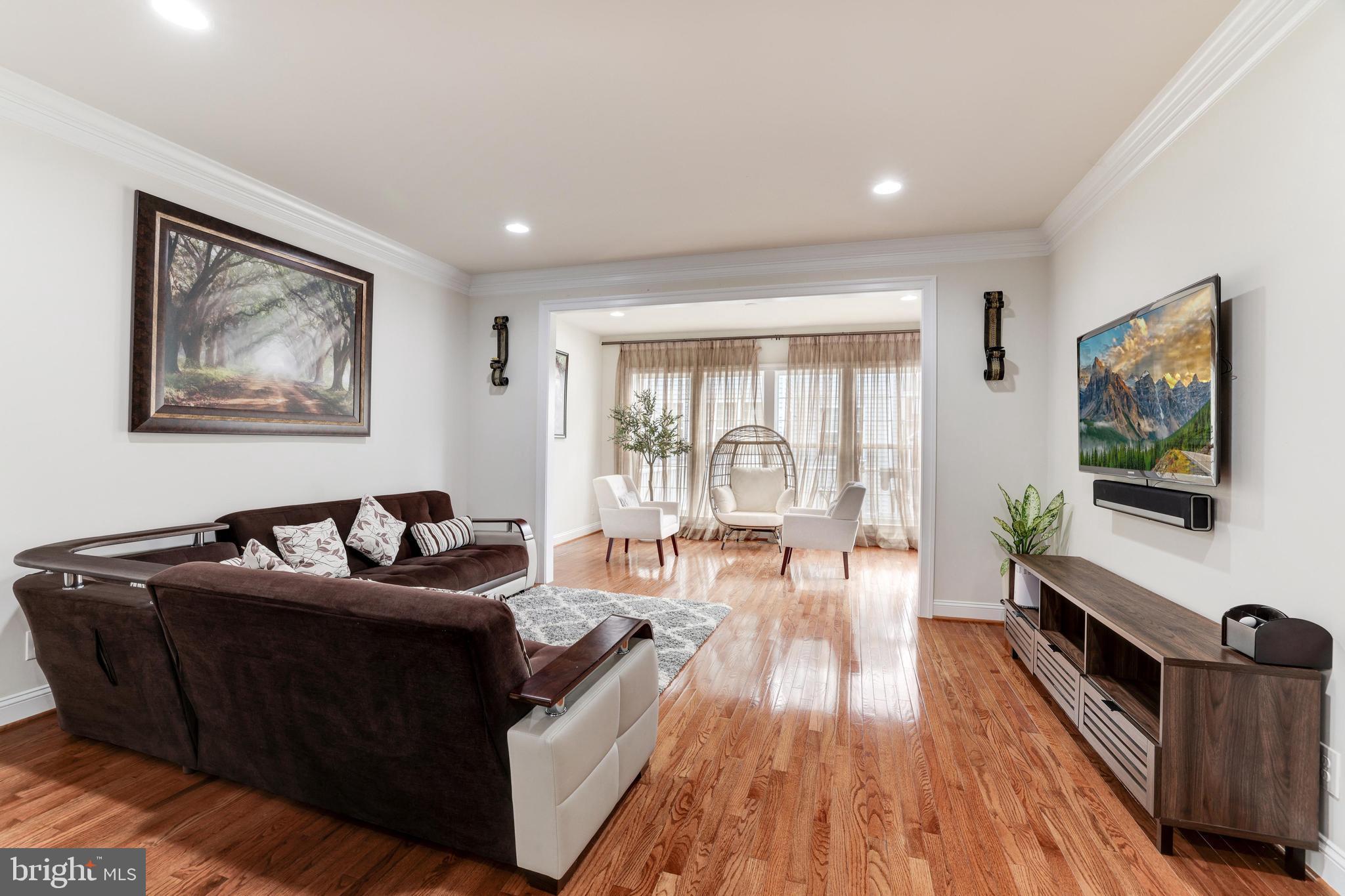 EAST GATE - Residential Lease