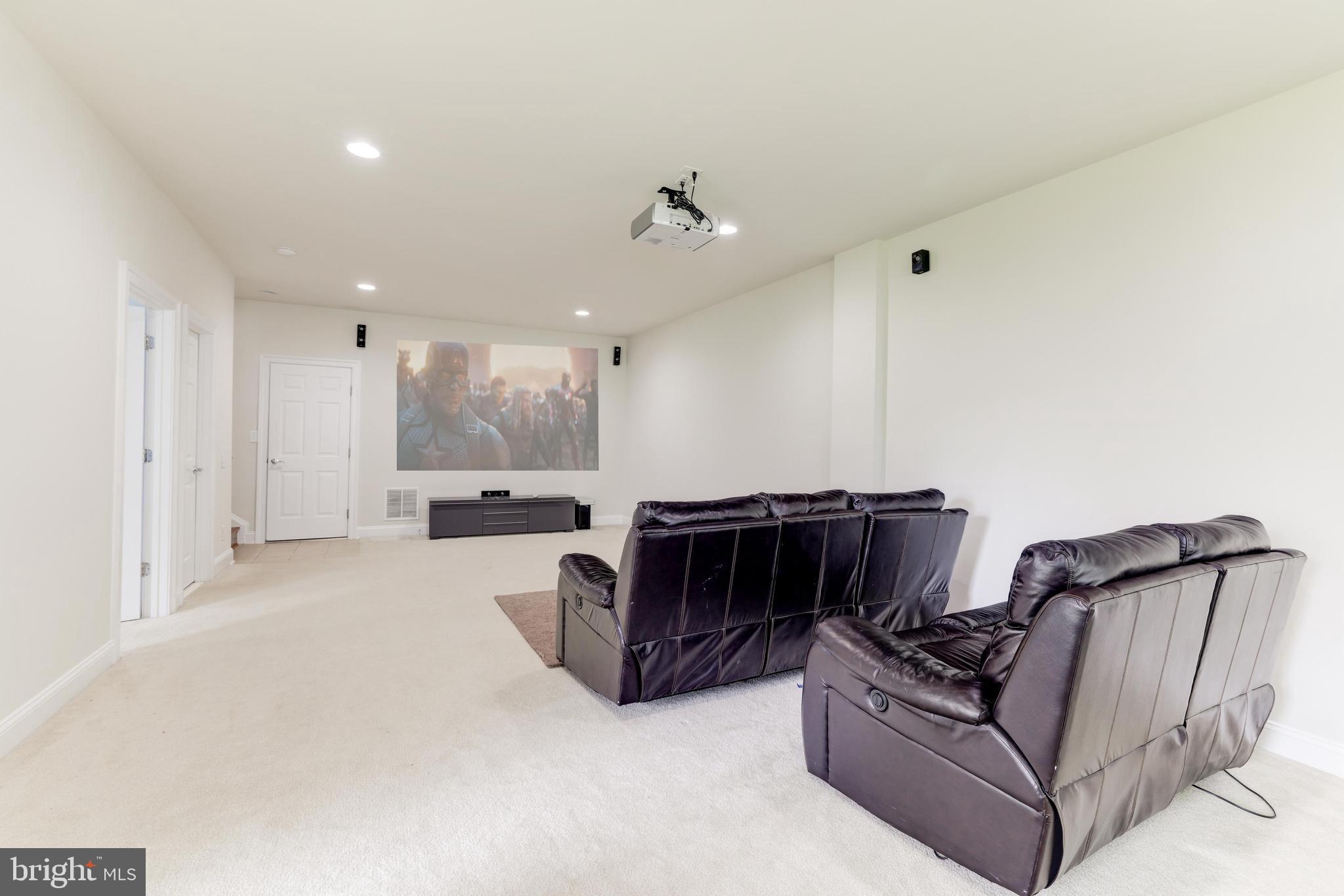 EAST GATE - Residential Lease