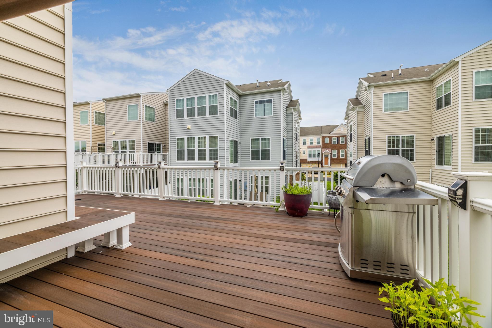 EAST GATE - Residential Lease