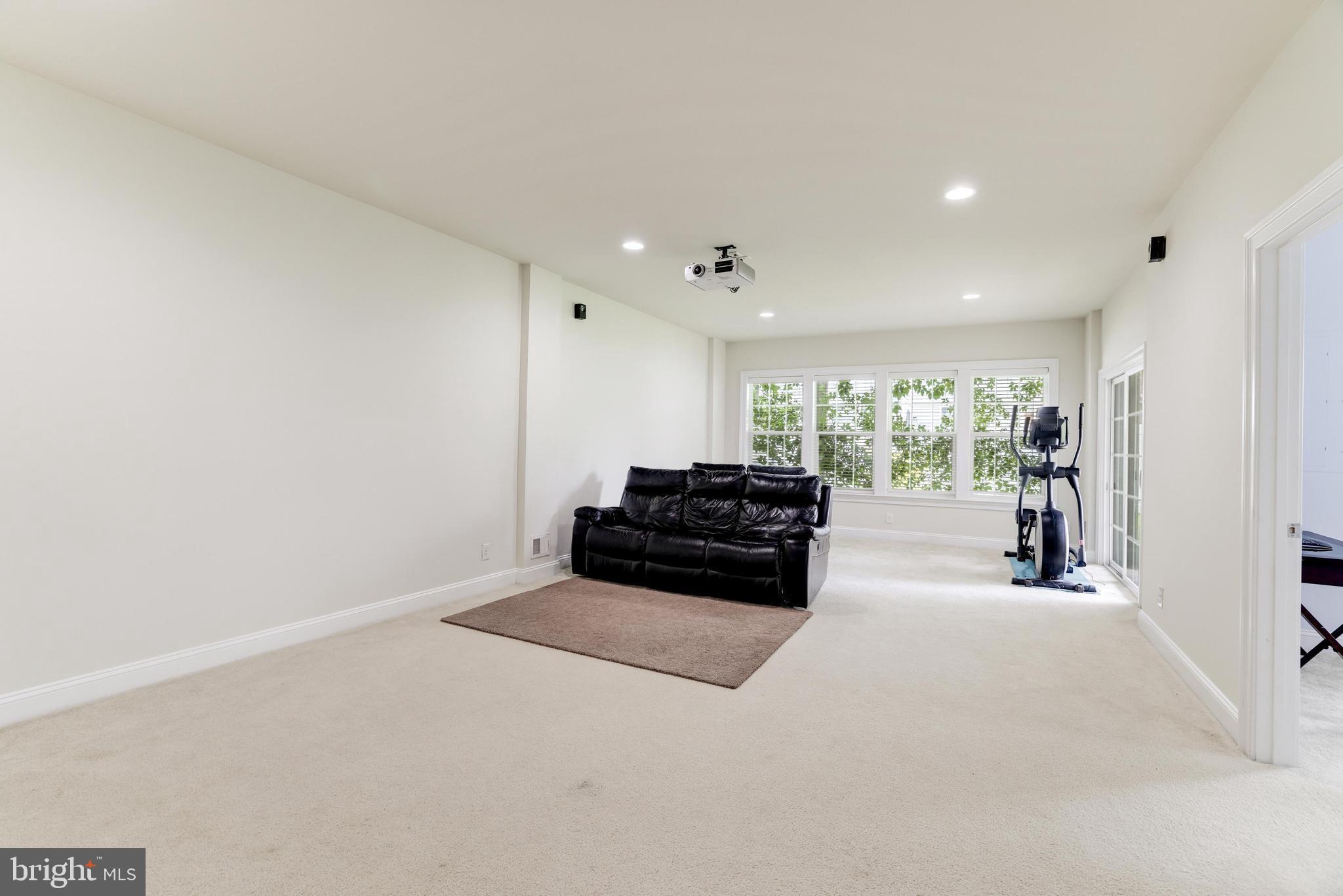 EAST GATE - Residential Lease