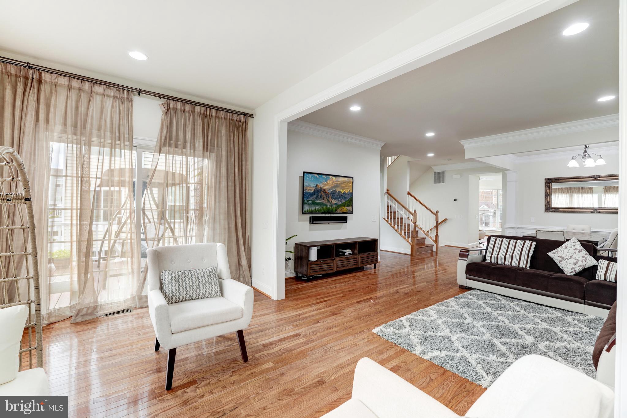 EAST GATE - Residential Lease