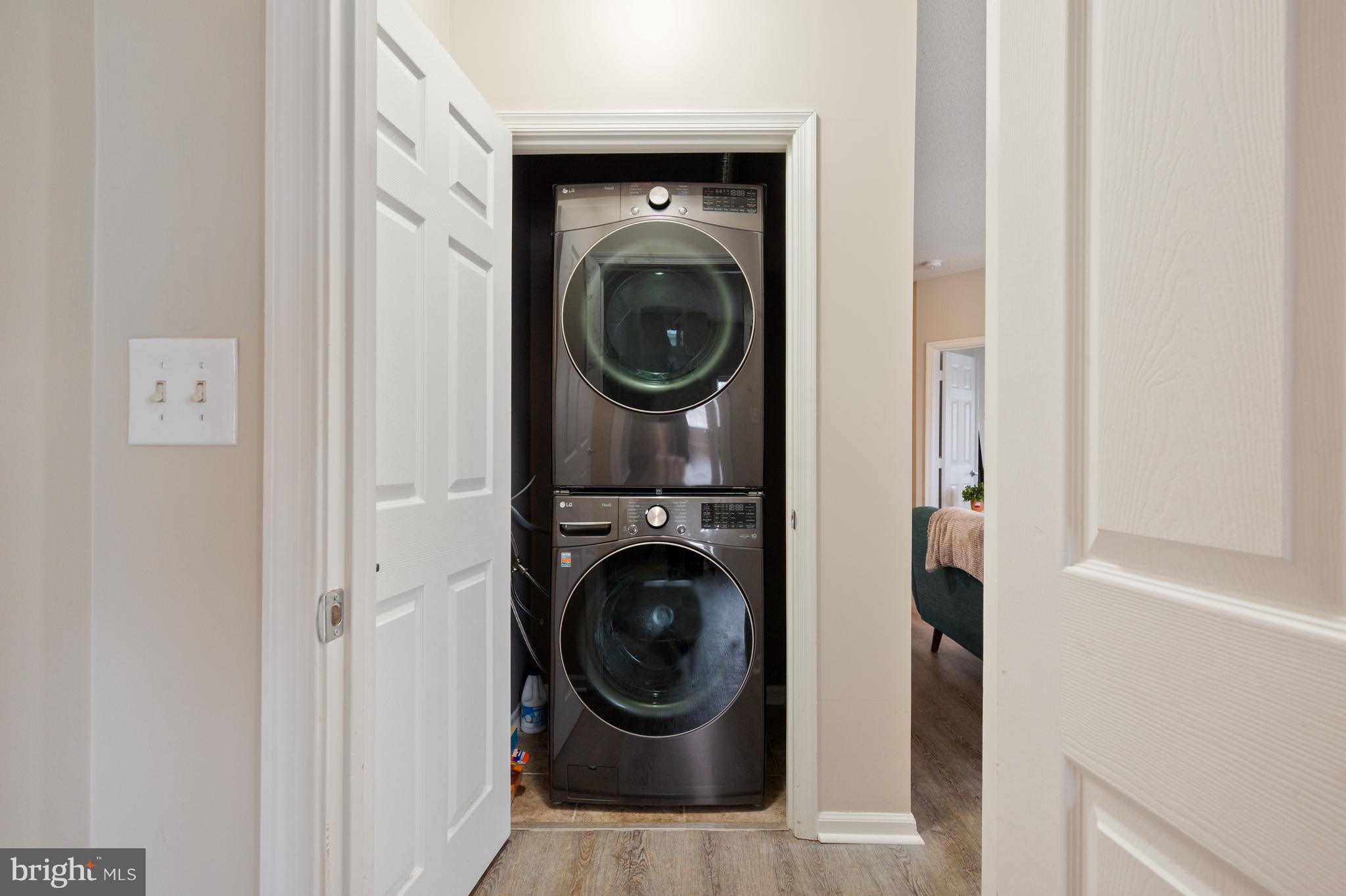 RESTON - Residential Lease