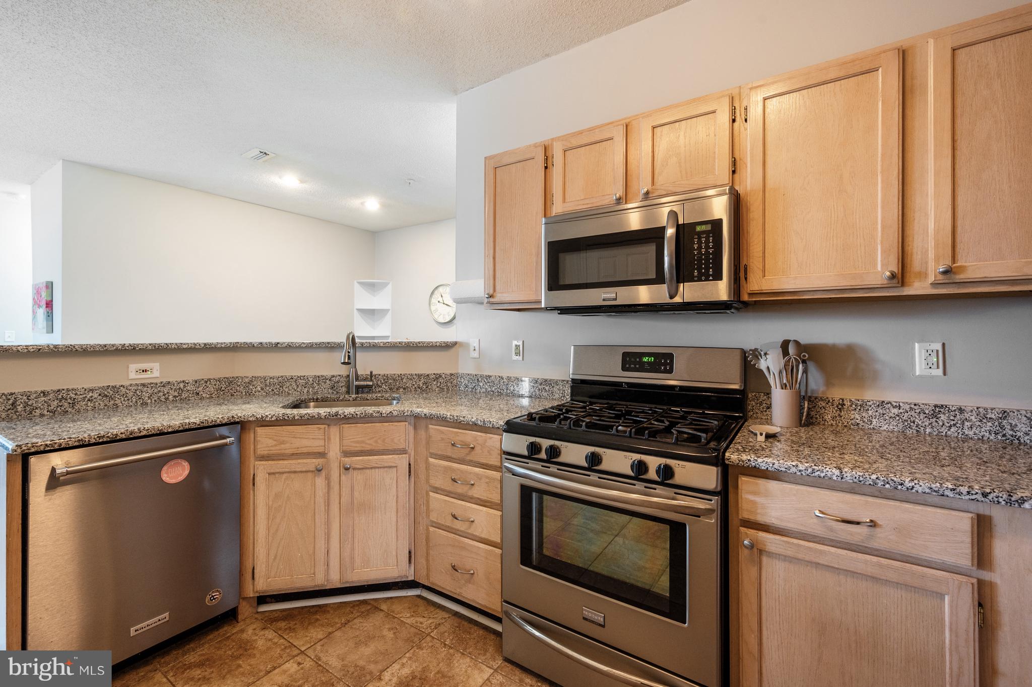 RESTON - Residential Lease