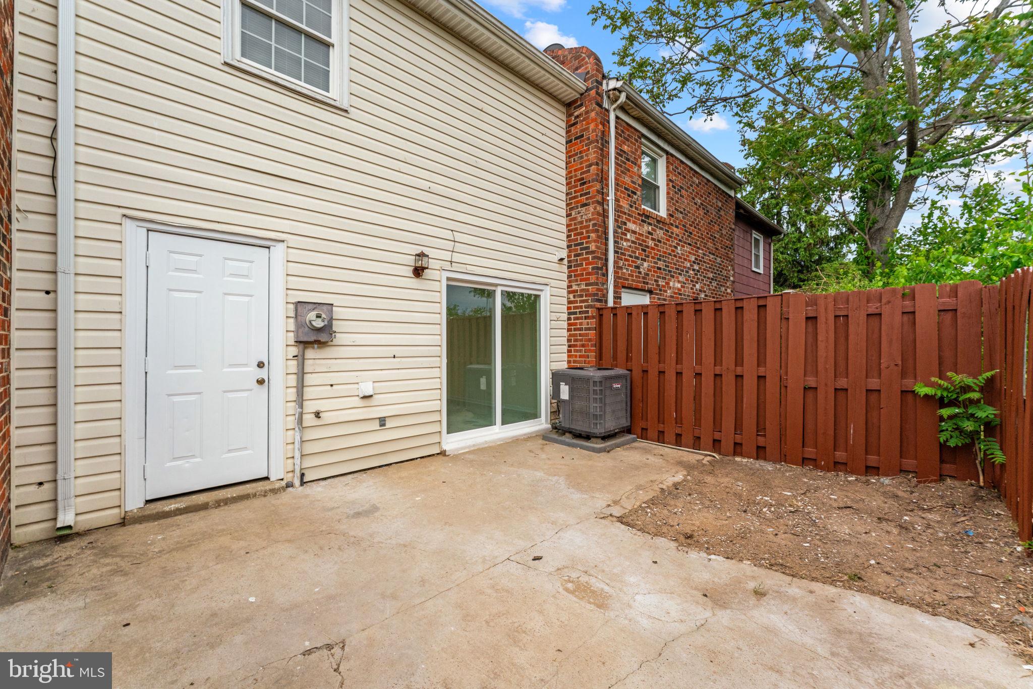 CENTRAL PARK TOWNHOMES - Residential