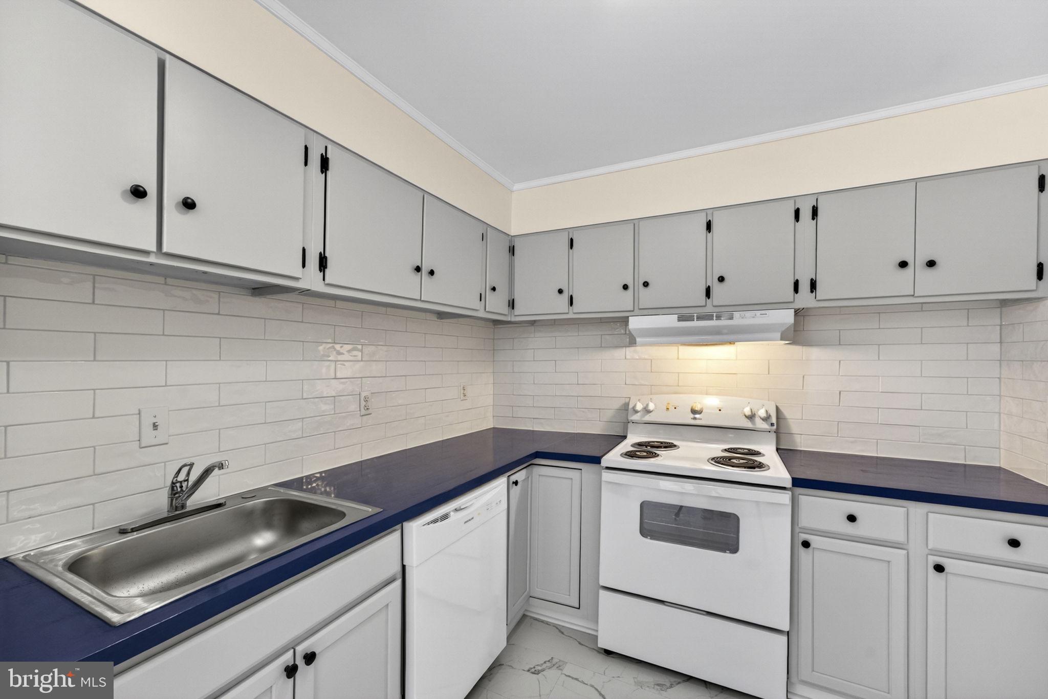 CENTRAL PARK TOWNHOMES - Residential