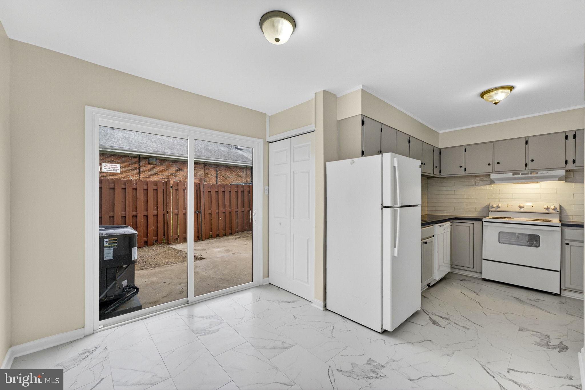 CENTRAL PARK TOWNHOMES - Residential