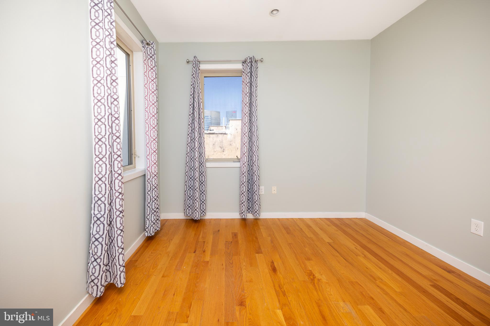 GRADUATE HOSPITAL - Residential