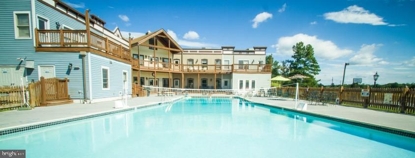 THUNDERBIRD FARM - Residential