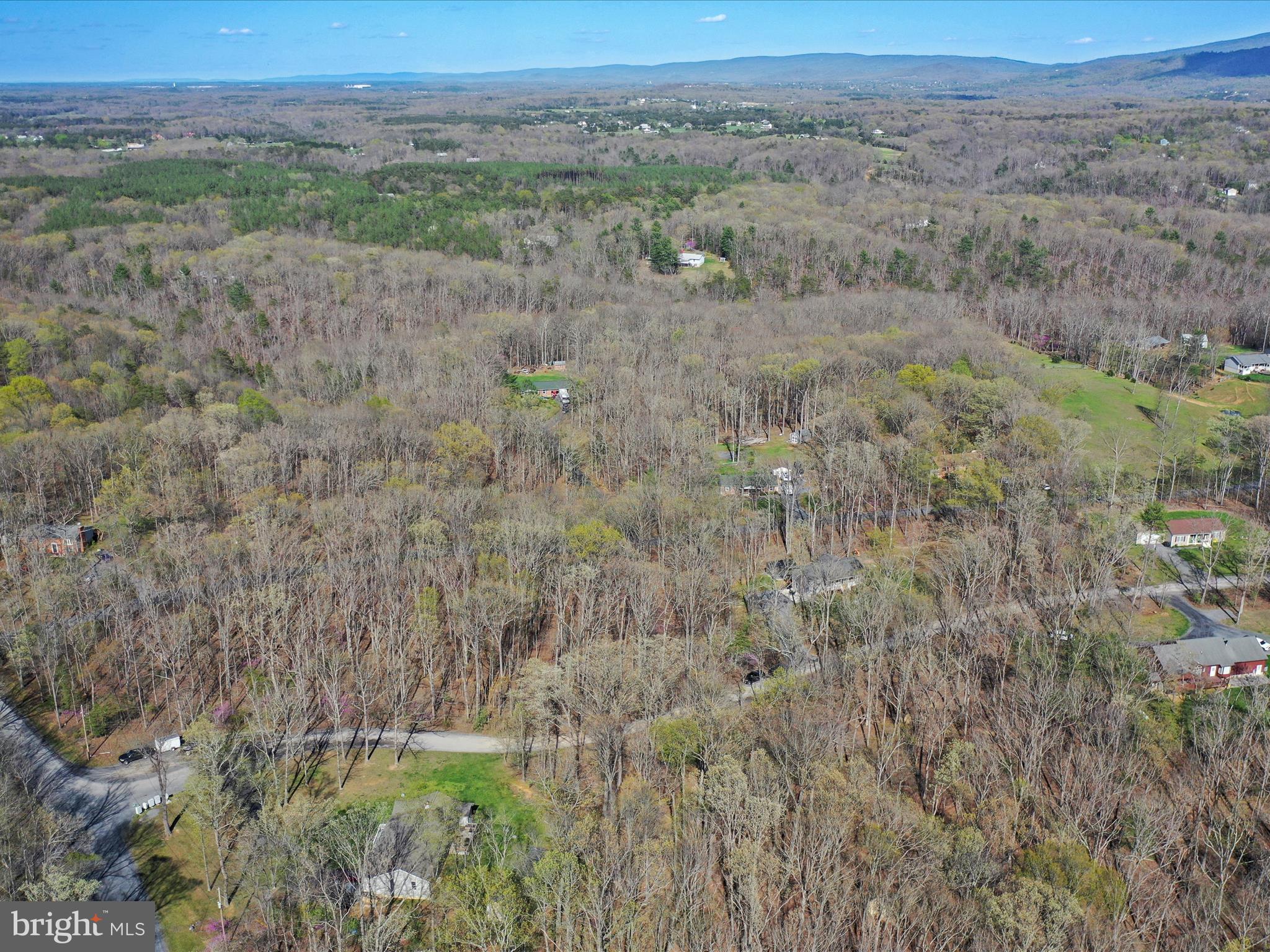 THUNDERBIRD FARM - Residential
