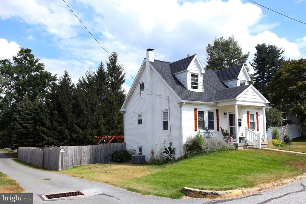 Photo of 149 S 3rd Street, WRIGHTSVILLE, PA 17368 (MLS # PAYK2089110)