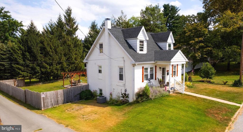 Photo of 149 S 3rd Street, WRIGHTSVILLE, PA 17368 (MLS # PAYK2089110)
