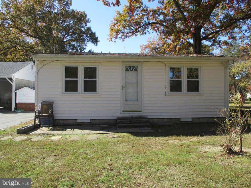 Cute 2 bedroom 1 full bath. Washer and dryer are included. . Rent includes water,sewer and all grass cutting. 6 month lease to start then month to month after that.  Must have good credit.  NO Pets..