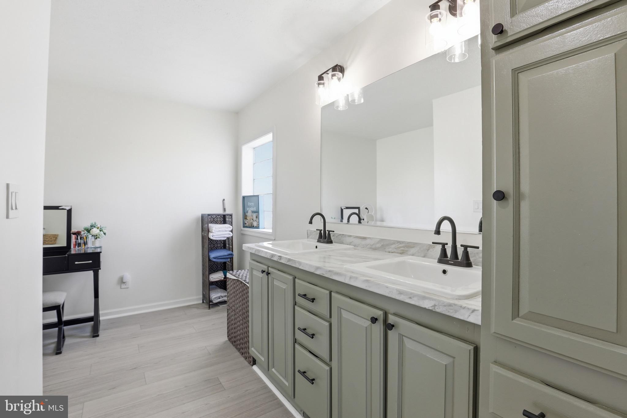 WYNN WOOD - Residential