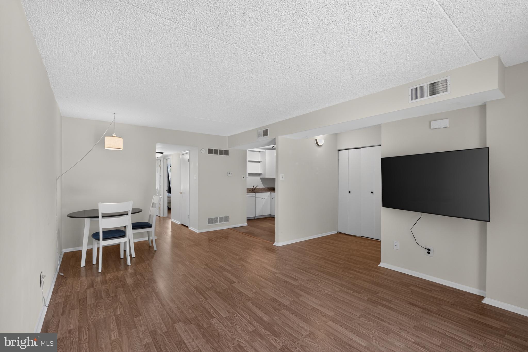 828 PUTNAM BOULEVARD A 53A
