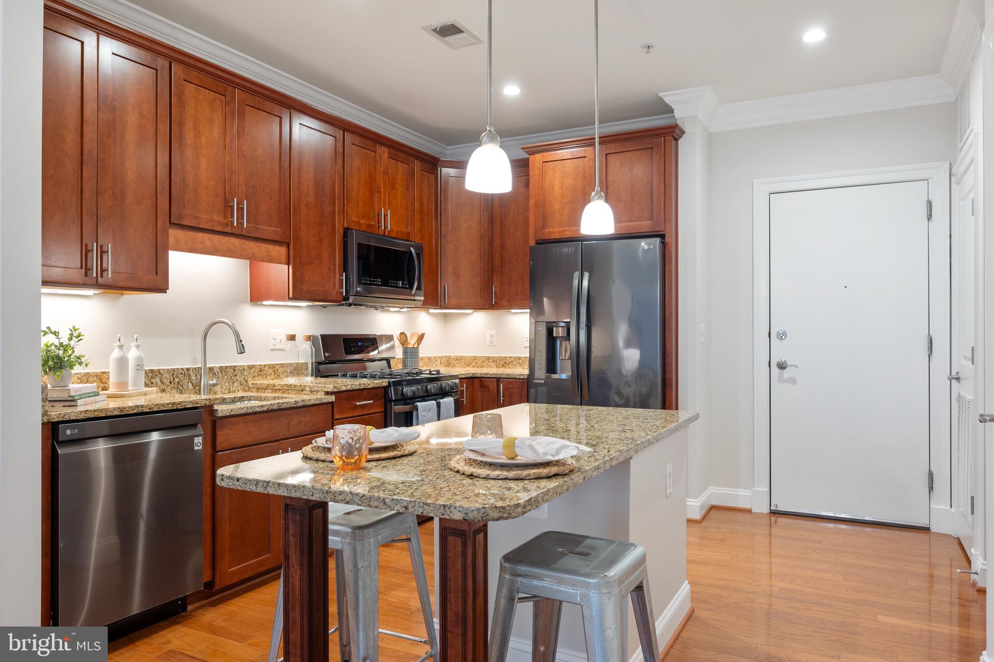 1023 N ROYAL STREET 104