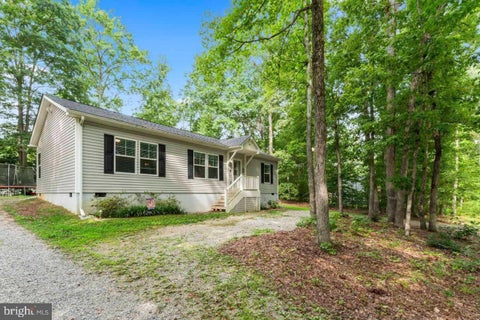 Homes For Sale - 127 Bunker Hill Drive<br/> RUTHER GLEN, VA 22546