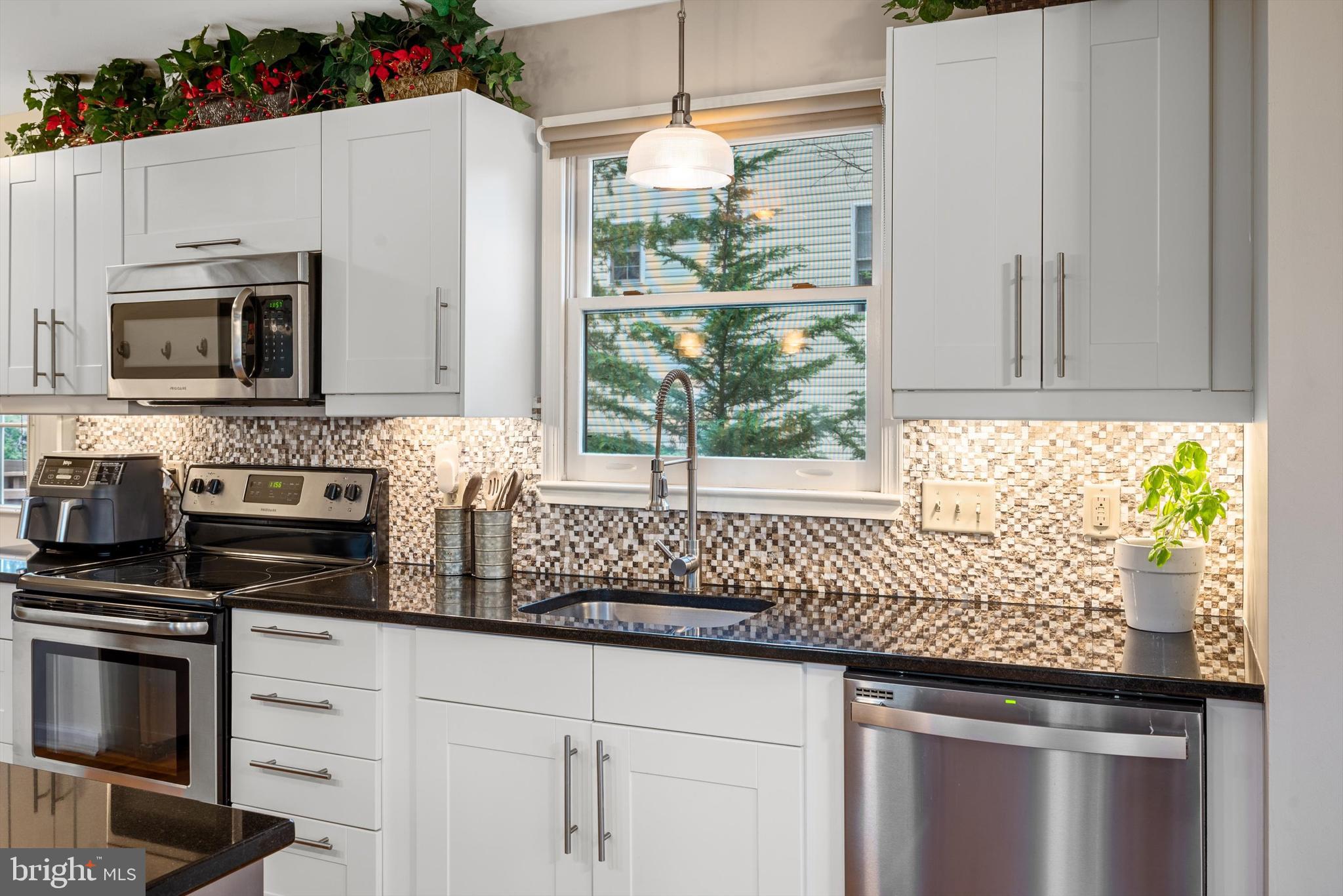 LAKE HOLIDAY ESTATES - Residential