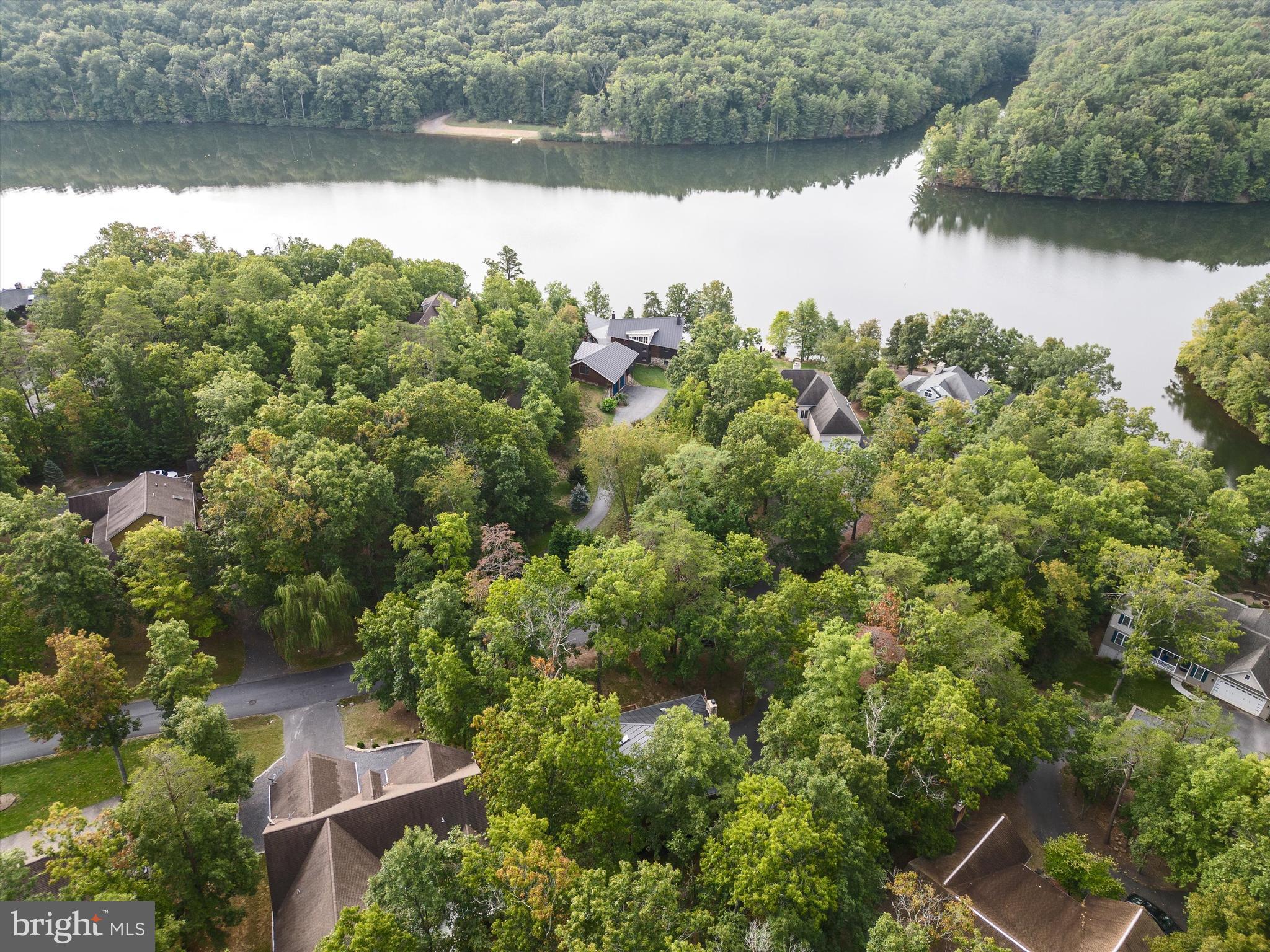 LAKE HOLIDAY ESTATES - Residential